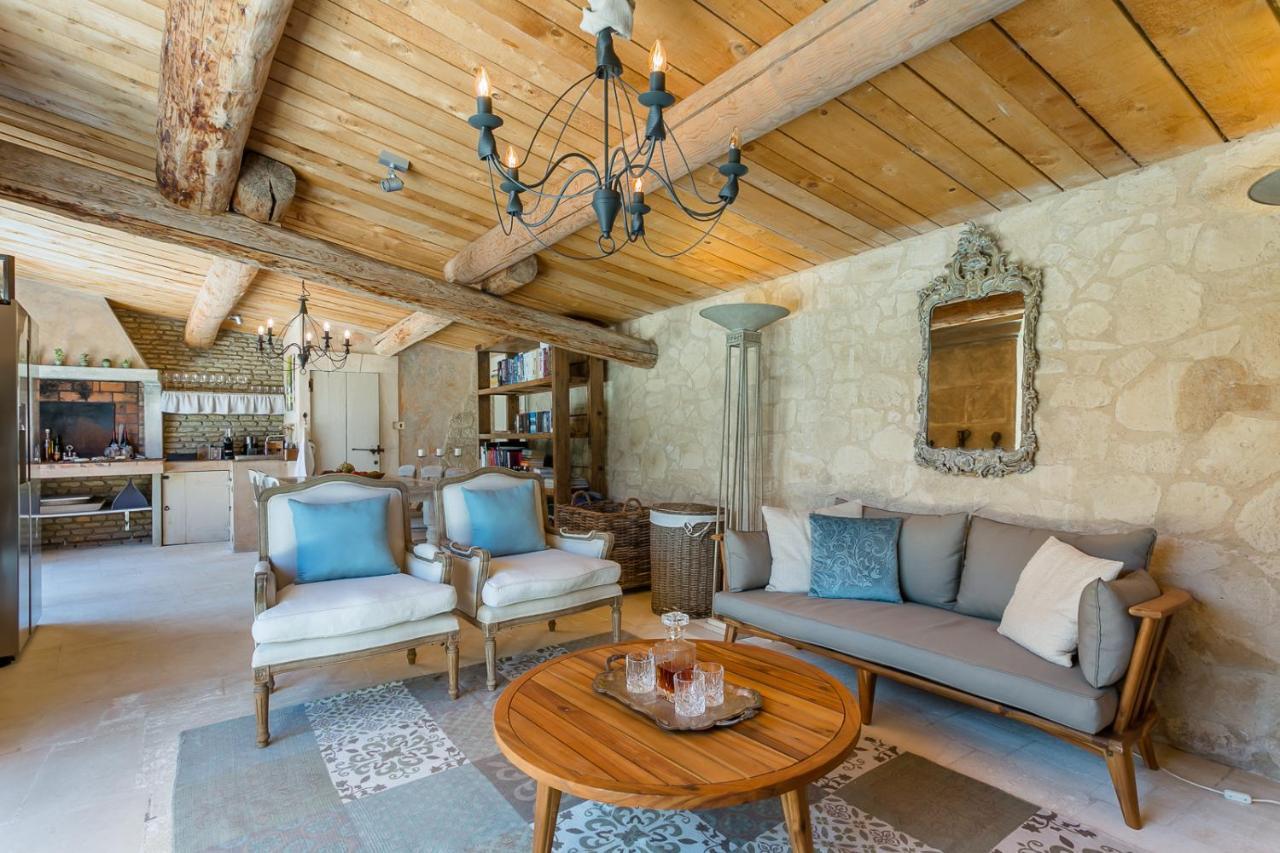 Bed and Breakfast Domaine Les Roullets Oppède Exterior foto