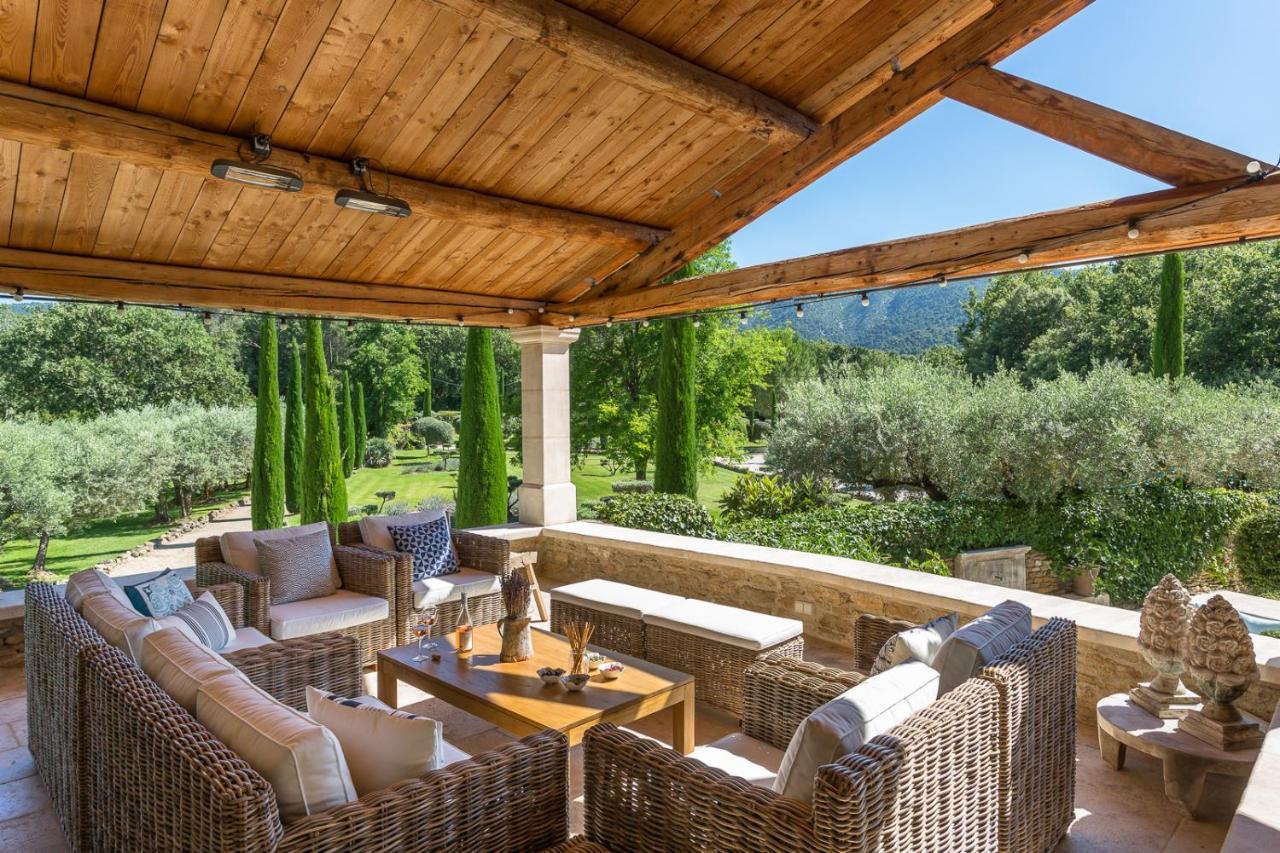 Bed and Breakfast Domaine Les Roullets Oppède Exterior foto